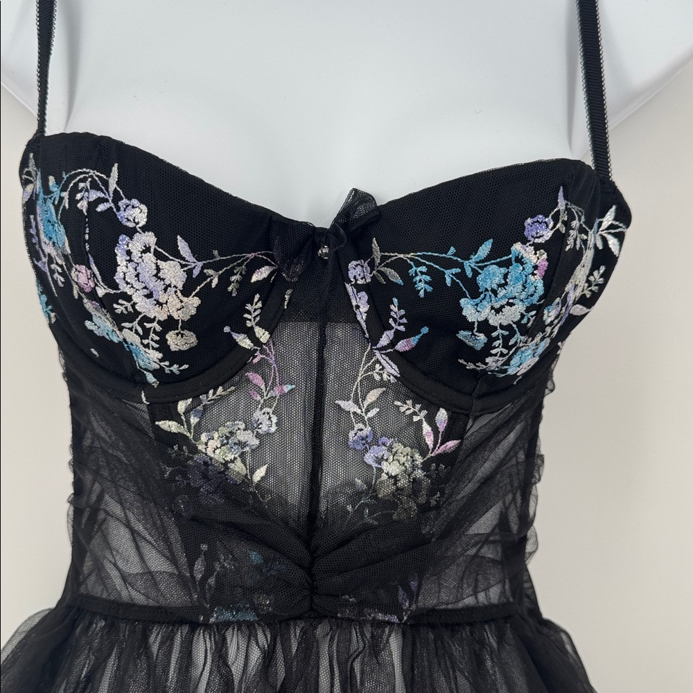 Victoria’s Secret Dream Angels Embroidered Lace Ballerina Costume - Picture 7 of 12